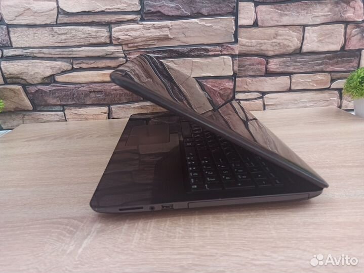 Мощный игровой ноутбук Asus i3/6gb