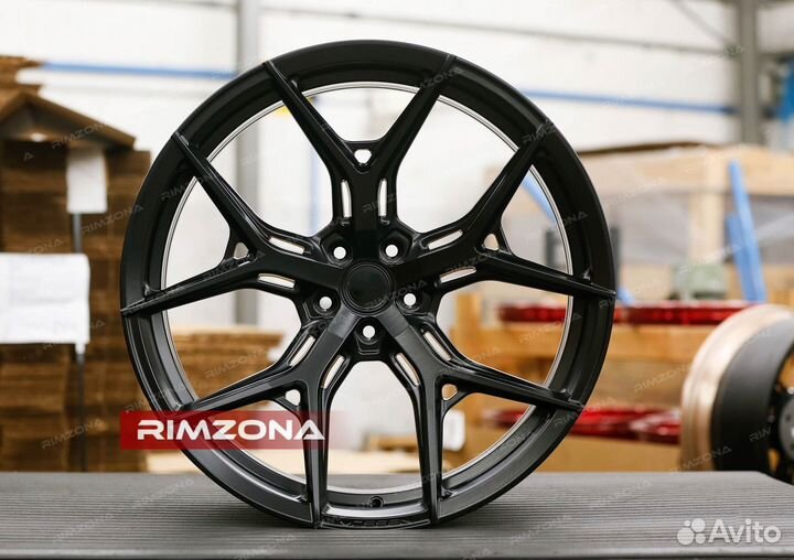 Кованые диски R22 на Audi RS6
