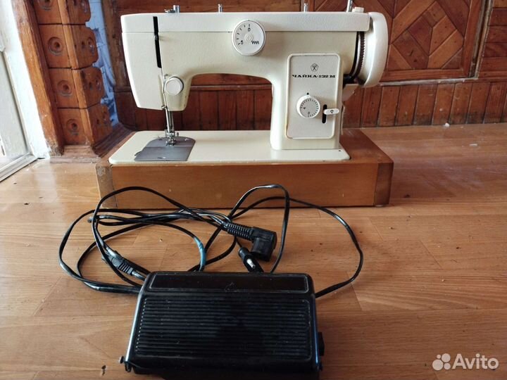 Швейная машина Чайка 132м
