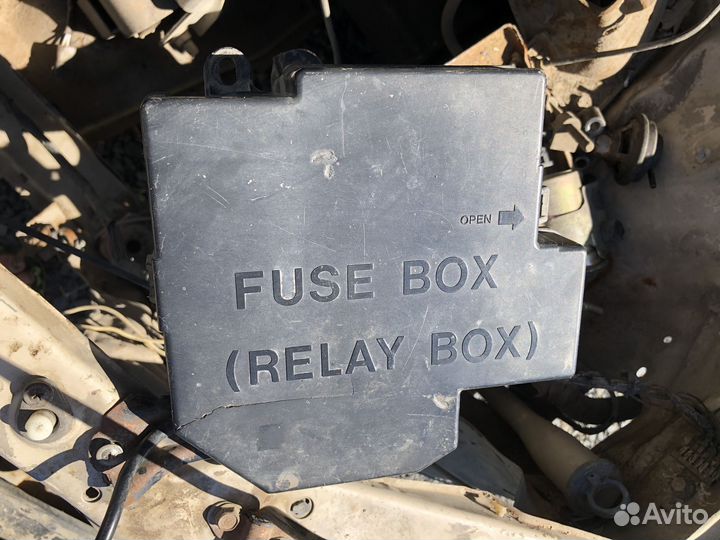 Блок предохранителей Киа Кларус - 2,0л. МКПП