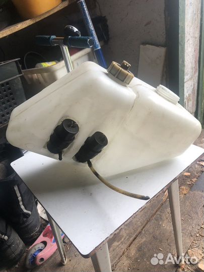 Бачок стеклоомывателя