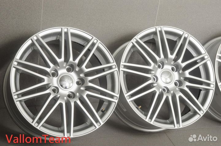 Лот UP29524943 Фирменные 18-е диски bozzio