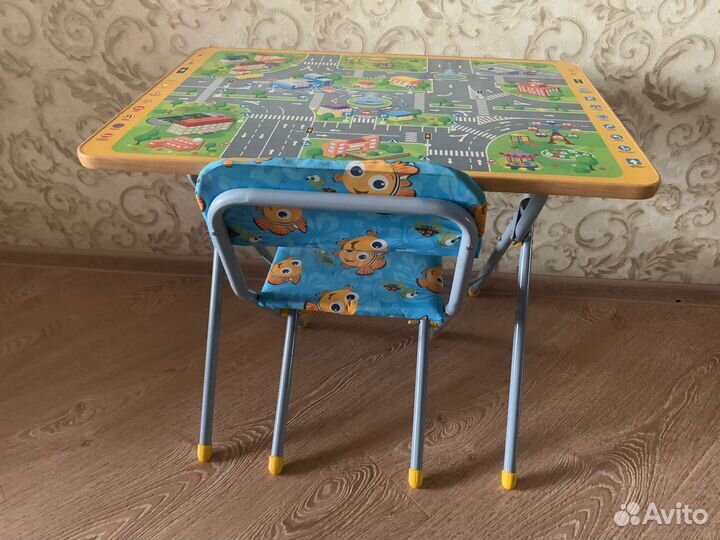 Детский стол со стульчиком