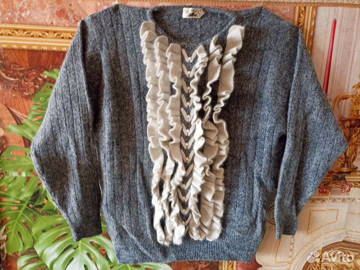 Свитер шерстяной с рюшами, оригинальный