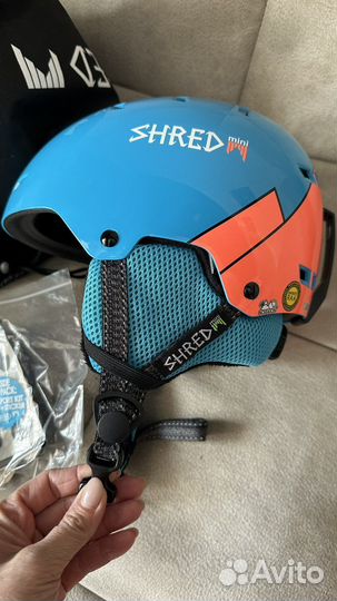 Шлем горнолыжный