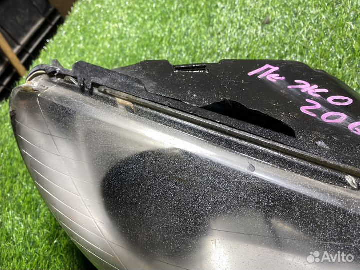 Фара правое Peugeot 206