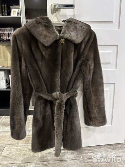 Шуба норковая с капюшоном и поясом