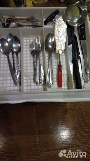 Горчичнеца,селедочница Дулево и др.кухонная утварь