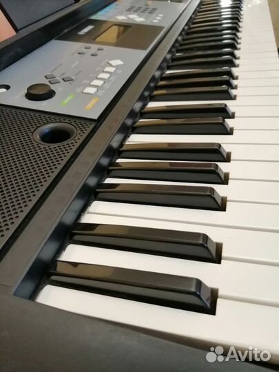 Синтезатор Yamaha PSR E233