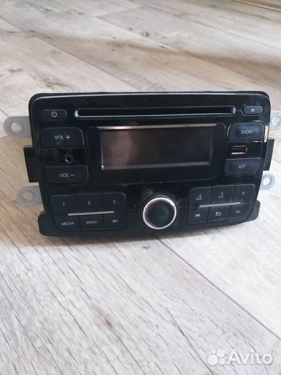 Магнитола штатная renault sandero