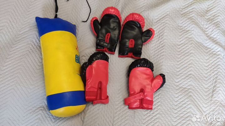 Детская боксерская груша и перчатки