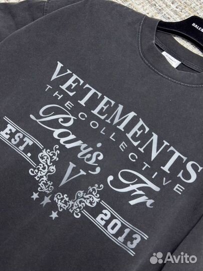 Футболка vetements