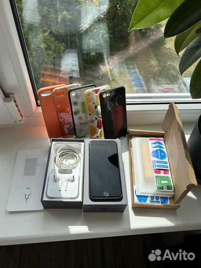 Телефон iPhone 8 64 gb