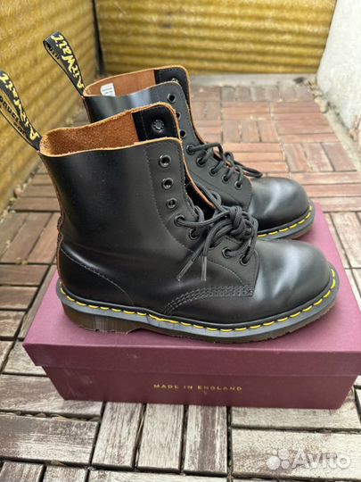 Dr Martens 1460 made in England