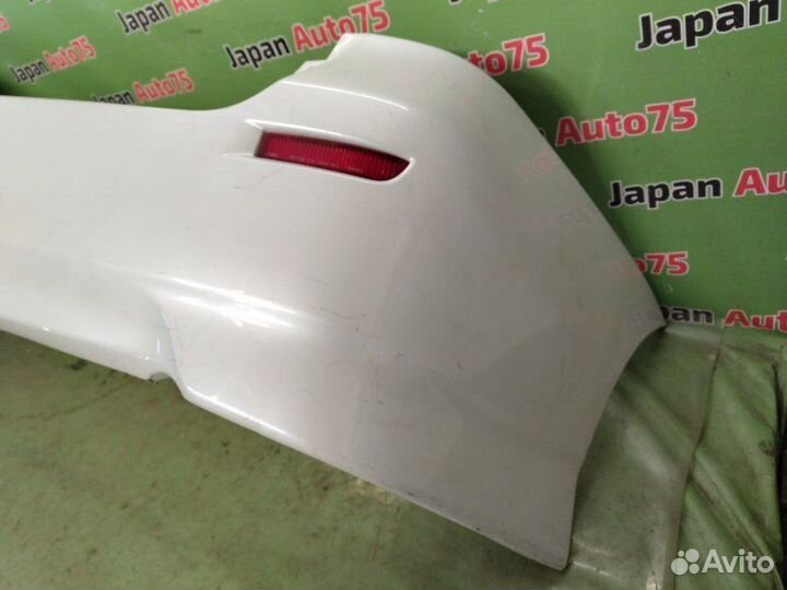 Бампер задний Toyota Wish ZGE20 2ZR-FAE