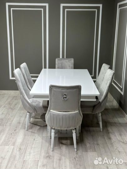Комплект стол и стулья. В наличии
