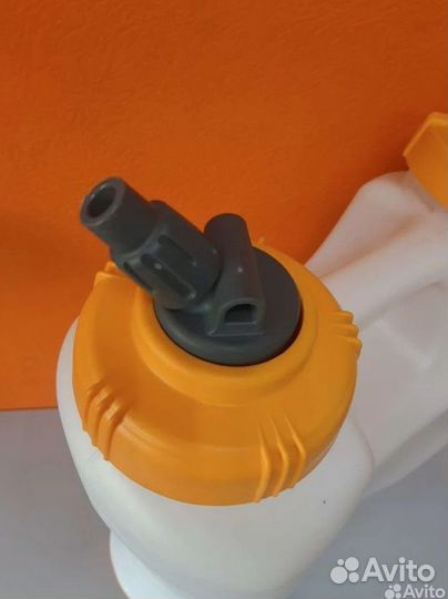 Ранцевый рычажный опрыскиватель HoZelock Plus 16л