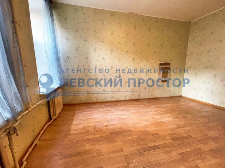 Доля в 4-к. квартире, 103,7 м², 1/7 эт.