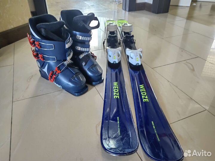 Горнолыжные ботинки детские 21.5 и горные лыжи 107