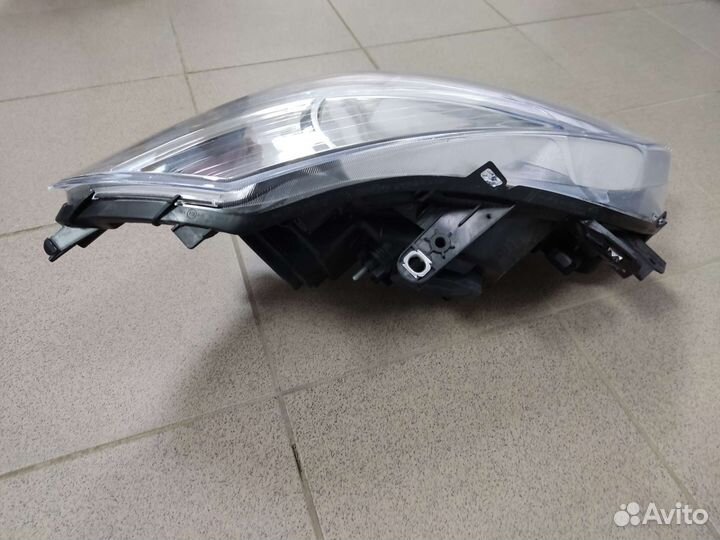 Новая левая передняя фара Renault Clio 3 галоген