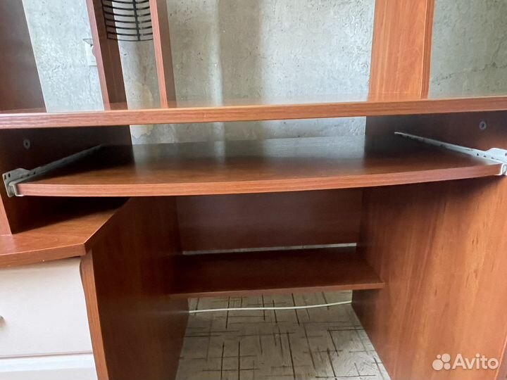 Компьютерный стол