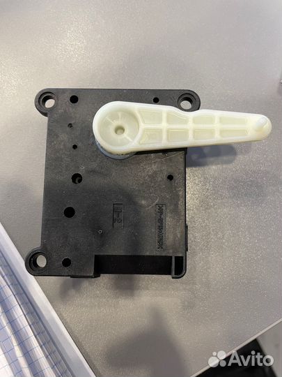 Привод заслонки отопителя Carnival 06