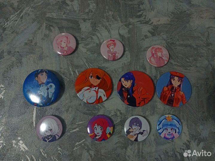 Значки аниме и другое