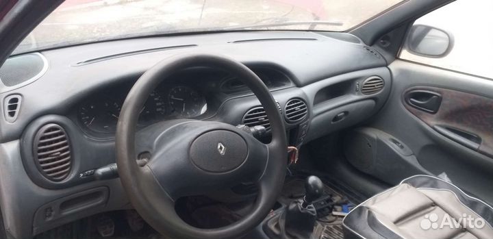 Салон Renault megane 1