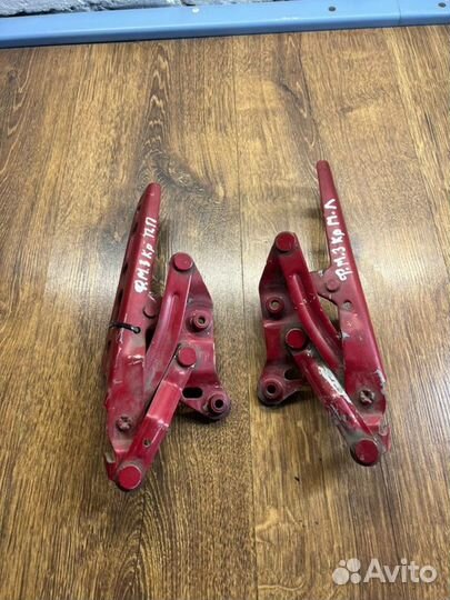 Петля капота передняя Ford Mondeo III 2.0 2004