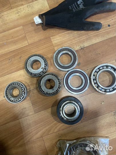 Продам запчасти на волгу и разных подшипников