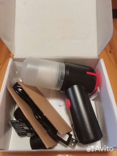 Автомобильный пылесос с беспроводной зарядкой