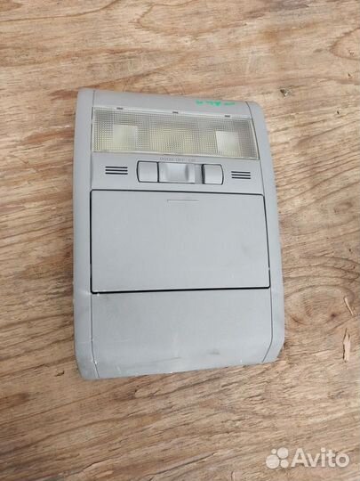 Фонарь салона (плафон) передний Toyota Prius 2