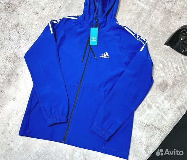 Спортивные костюмы Adidas