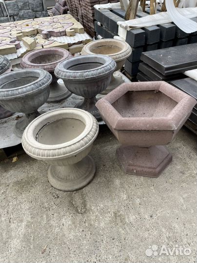 Вазоны для цветов, садовые фигуры