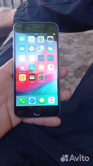 Телефон iPhone 6