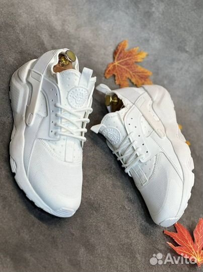 Nike air Huarache белые разм. 42