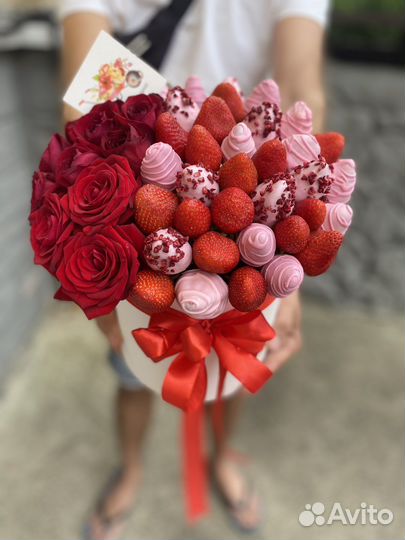 Клубника в шоколаде,фруктовый букет