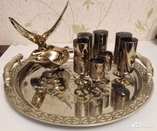 Посуда в золотом стиле