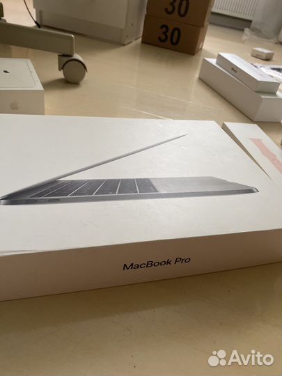 Коробка Apple MacBook Pro