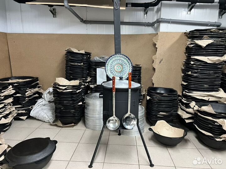 Казан чугунный с печкой 12л