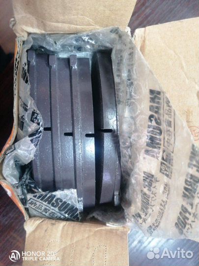 Тормозные колодки переднее Nissan Navara 2002