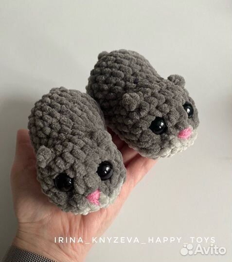 Вязаная игрушка. Грустный хомяк