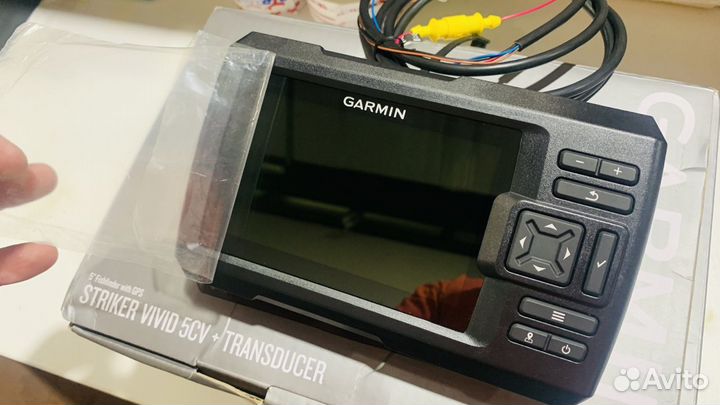 Новый Эхолот + АКБ Garmin Striker Vivid 5cv RU