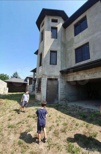 Дом 347 м² на участке 12,6 сот.