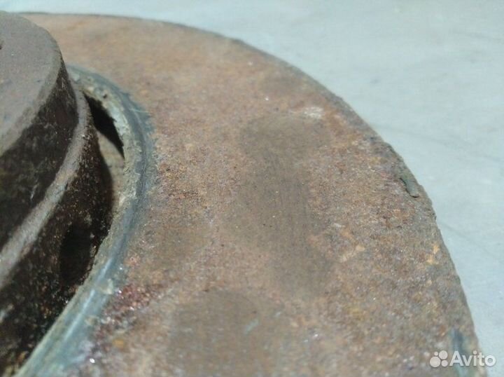 Диск тормозной передний правый Renault Duster