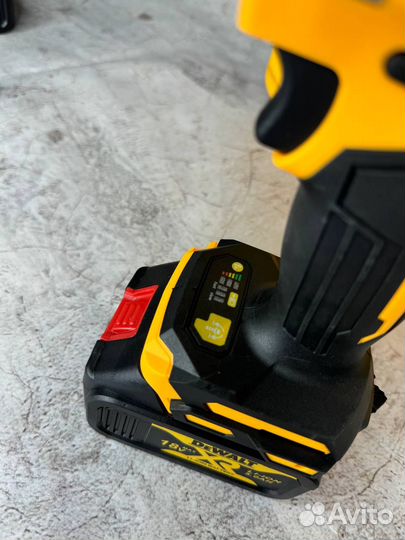 Шуруповерт Ледобур DeWalt аккумуляторный 18v