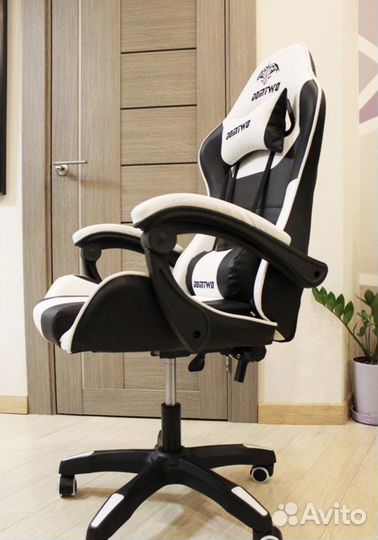 Компьютерное кресло белое