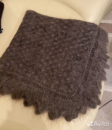 Шаль пуховая новая, ручная работа
