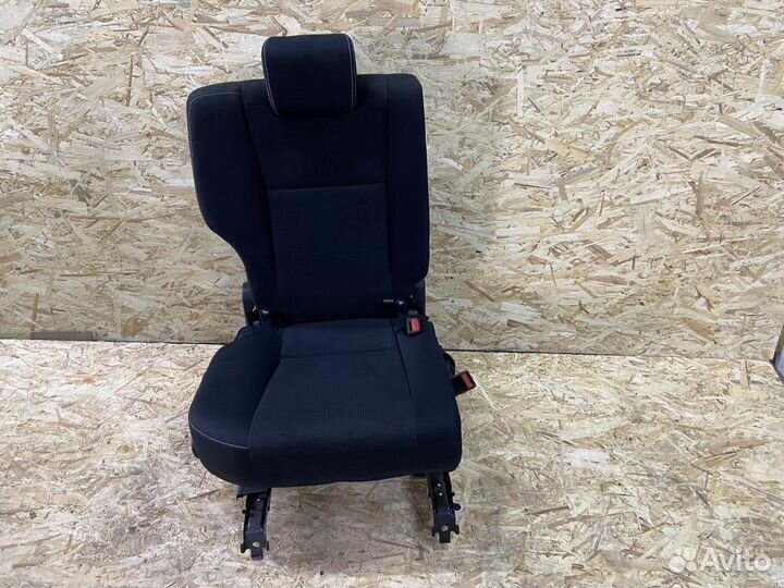 Сиденье заднее правое Toyota RAV 4 44
