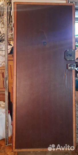 Входная металлическая дверь б/у с коробкой